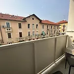 Apartment For Work And Leisure